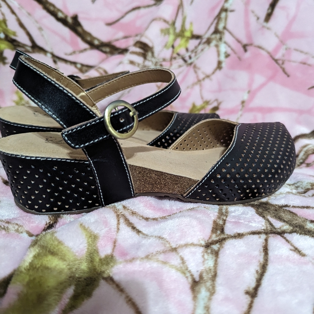 Spring Step L'Artiste Leather Wedge Clogs. "Lizzie" Black 37 (6.5-7).